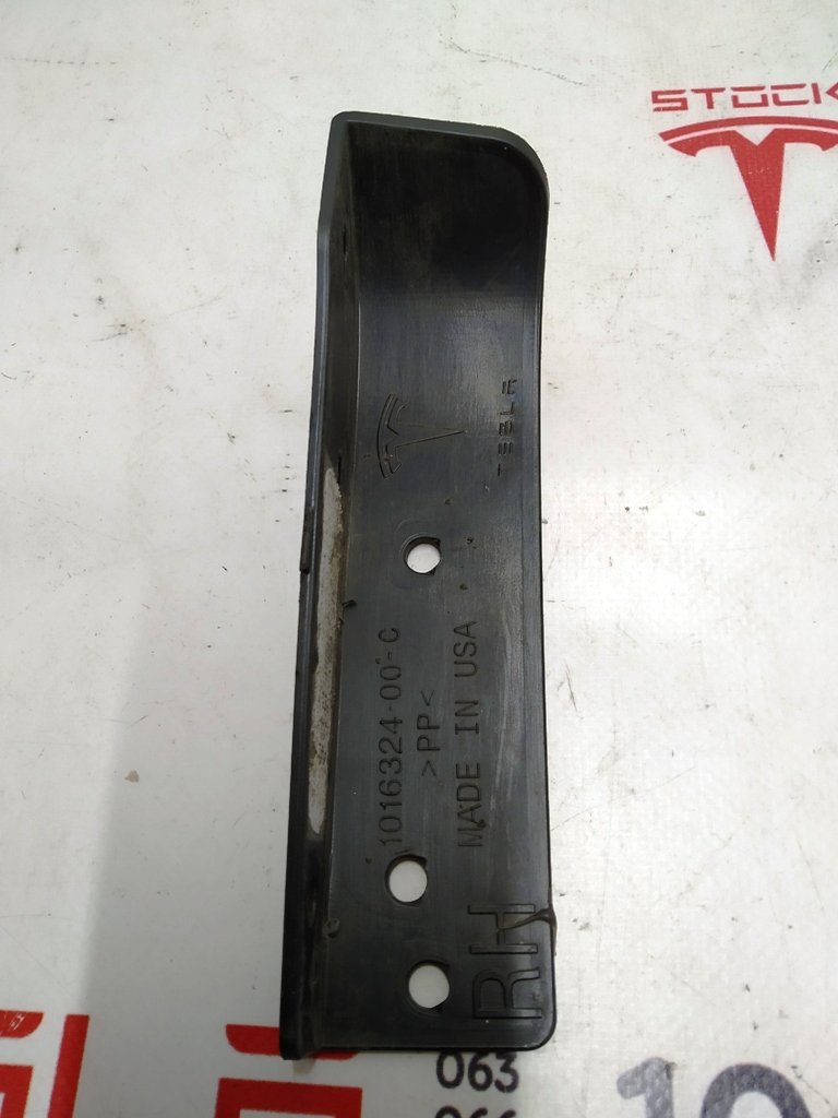 4 Suport căptușeală aripă dreapta spate Tesla model S REST 1016324-00-C